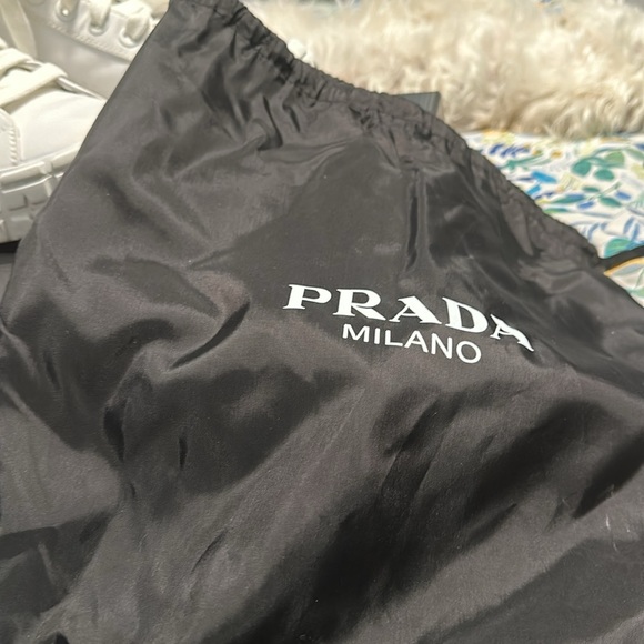 White authentic Prada sneakers, excellent condition used them twice size 40 - Picture 5 of 6